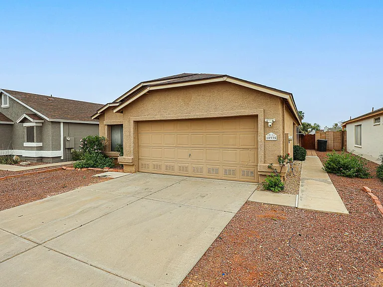 10935 W Ruth Ave — Photo 3
