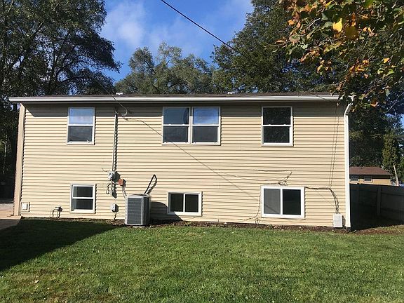 4th image of 128 Golfview Ln
