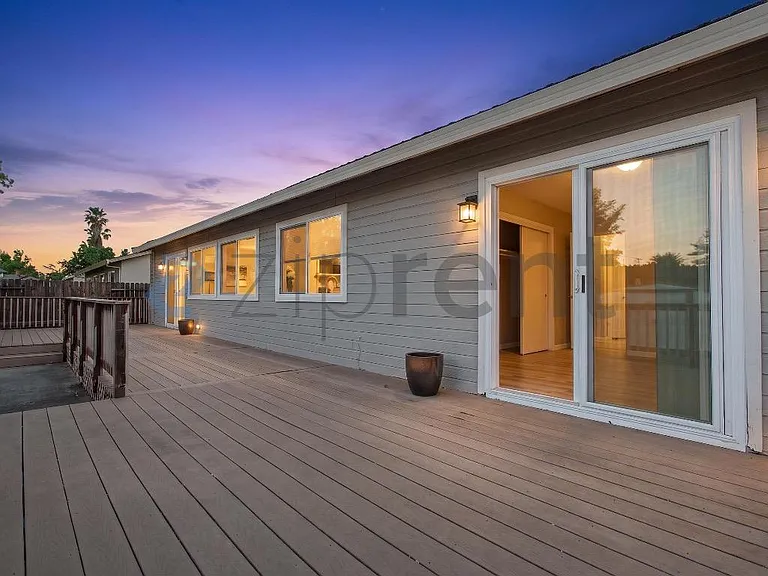 2307 N Cirby Way — Photo 43