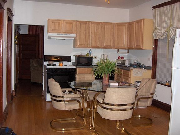 3rd image of 1322 Scoville Avenue # Fl 1ST