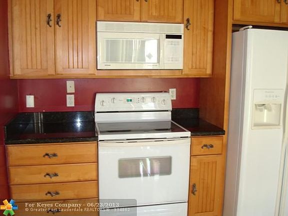 4th image of 7189 NW 80th Way