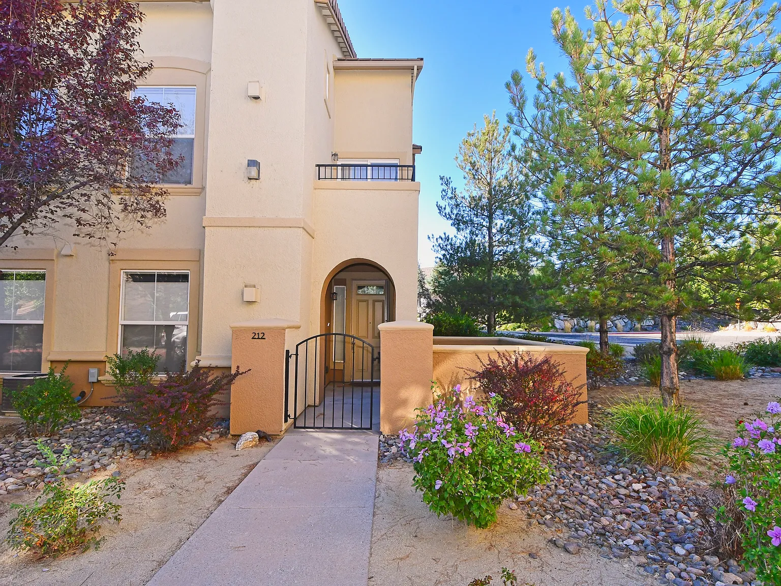 2 bed, 1317 sqft, $2,400 — Photo 1