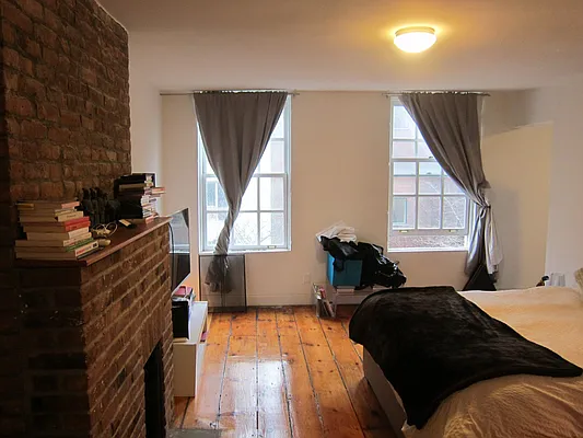 Rented by Keller Williams NYC | media 32