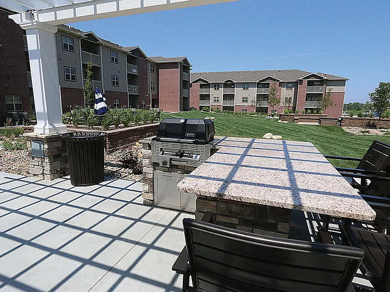 Summit Falls Apartments & Townhomes — Photo 14