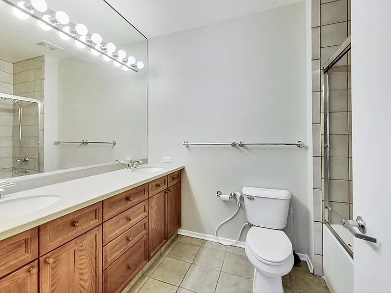 324 N Jefferson St #302 — Photo 19