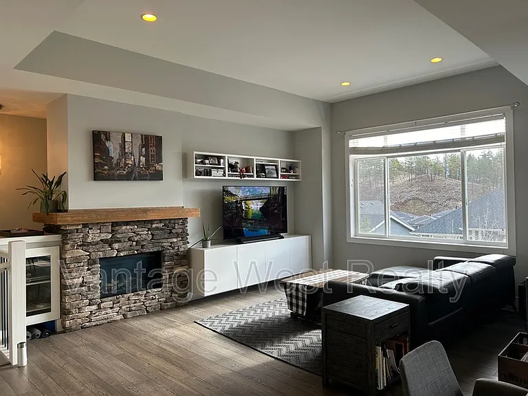 284A Upper Canyon Dr N — Photo 7