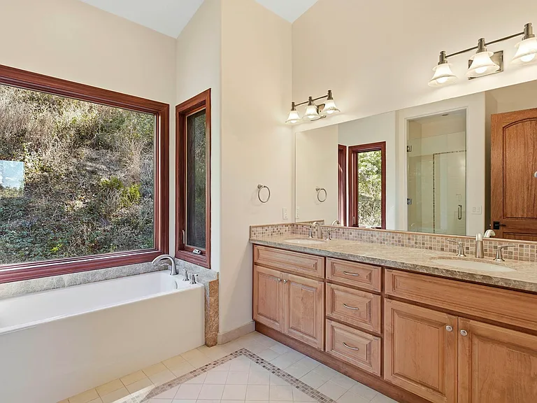 3911 Pepper Tree Ct — Photo 56