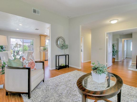 4th image of 2754 Dina Ln