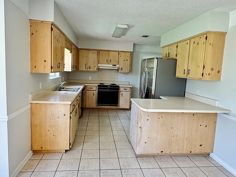 5222 Northridge Rd N — Photo 6