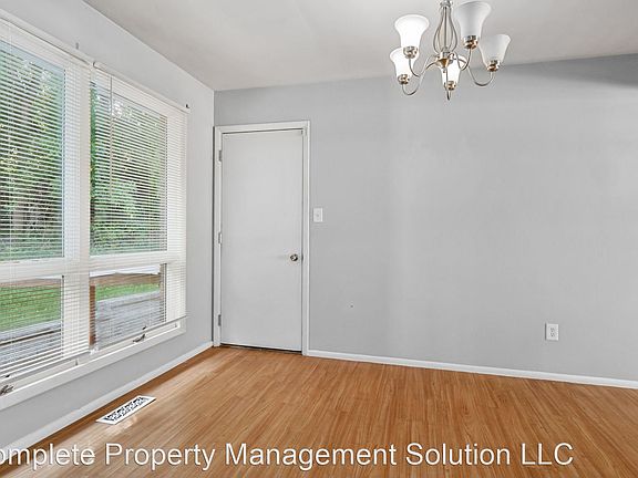 5th image of 7787 Wooddale Ln