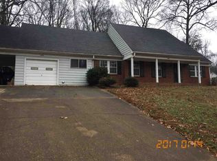 3450 E Rolling Woods Dr, Memphis, TN 38128