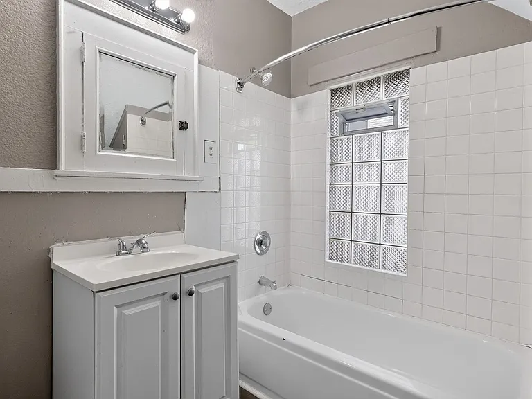 3045 N Dr William Finlayson St — Photo 13