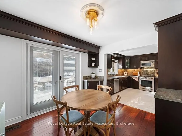 1550 Woodeden Dr #UPPER — Photo 15