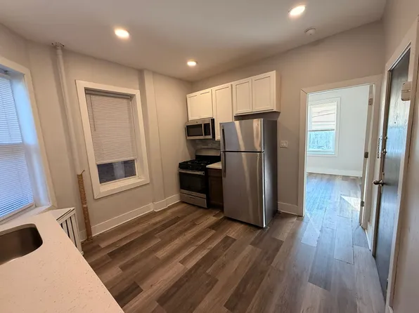 66 Wallis Ave #2E, Jersey City, NJ 07306