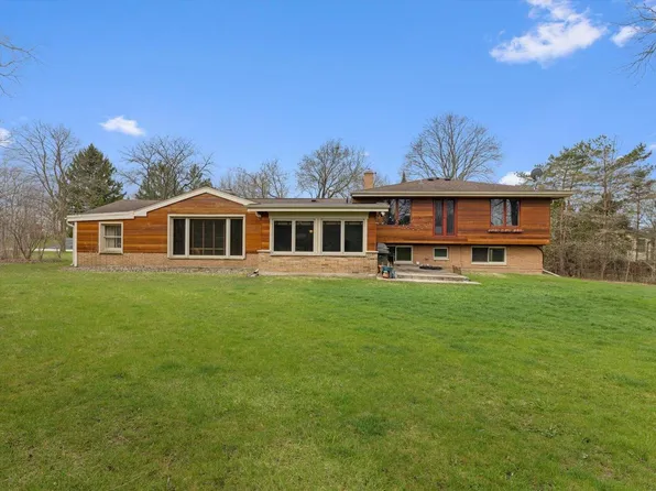 10224 West Heather DRIVE, Mequon, WI 53097