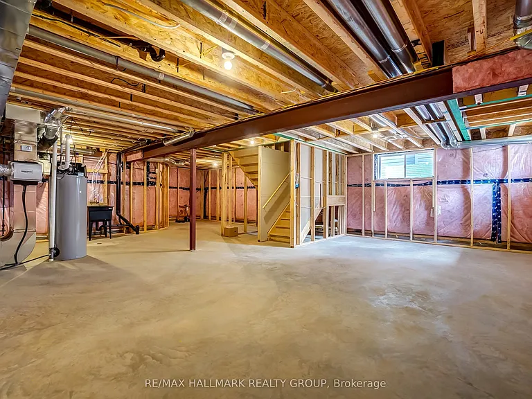 1110 Beckett Cres — Photo 34