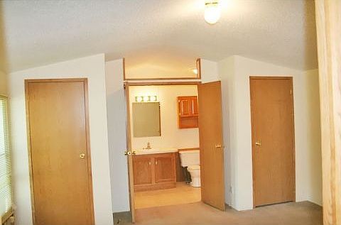 2nd image of 914 Cohen St