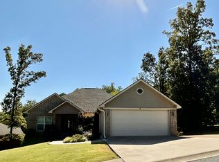 2 Valley View Dr, Batesville, AR 72501