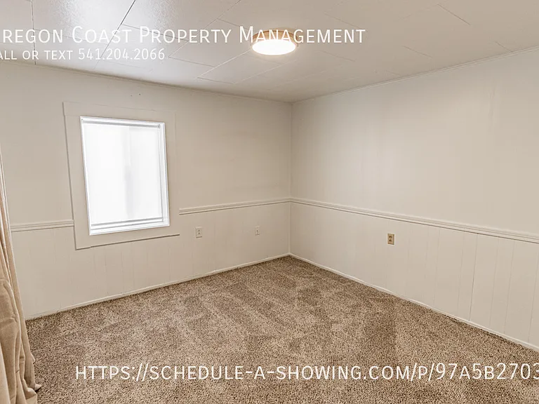 537 SW 32nd St — Photo 7