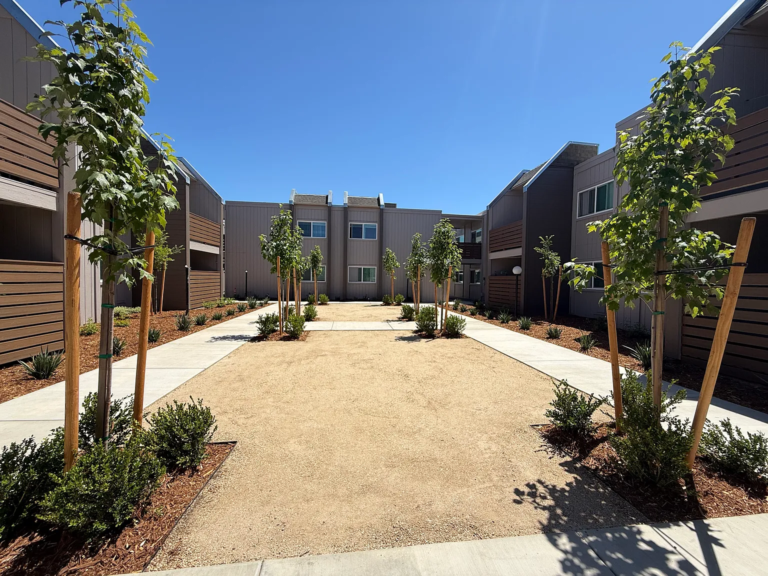 Aspen Gardens — Photo 2