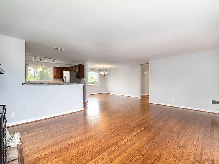 428 Kings Mills Rd — Photo 7