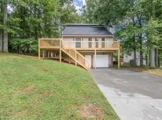 102 Lilly Dr, Johnson City, TN 37604