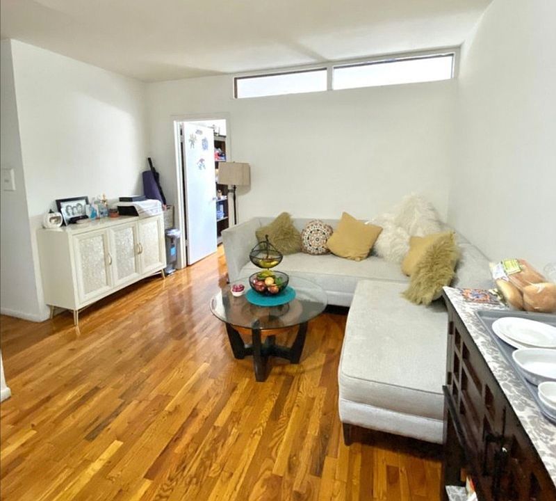 2nd image of 229 E 29th St #600