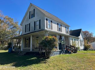 307 Russell Ave, Harriman, TN 37748
