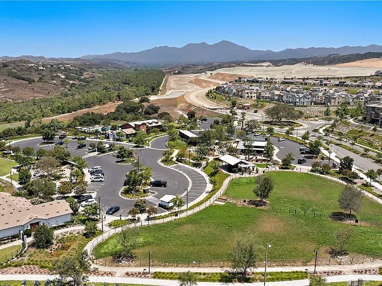 896 Sunrise Rd — Photo 40
