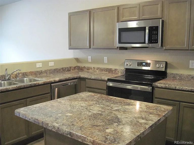 7724 Sand Lake Hts — Photo 14
