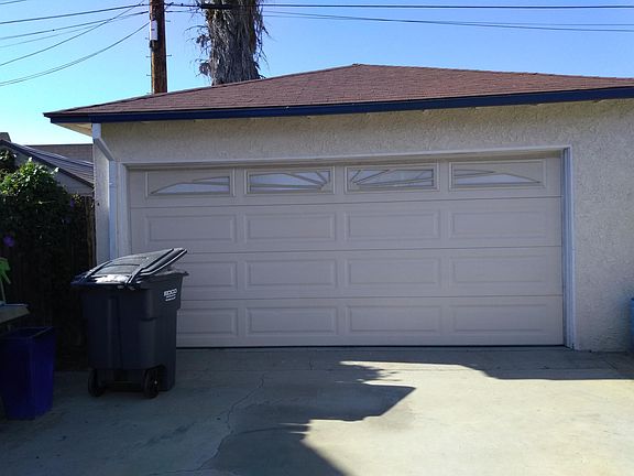 2 car detached garage