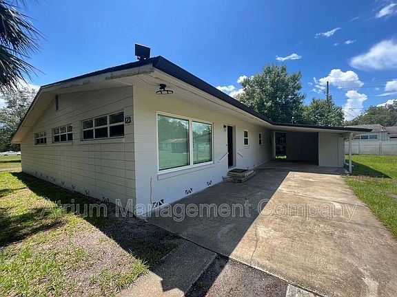 3rd image of 123 W Lake Mary Ave
