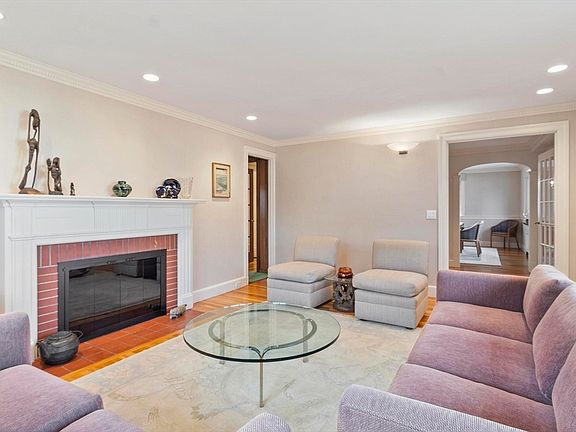 3rd image of 232 Rutledge Rd