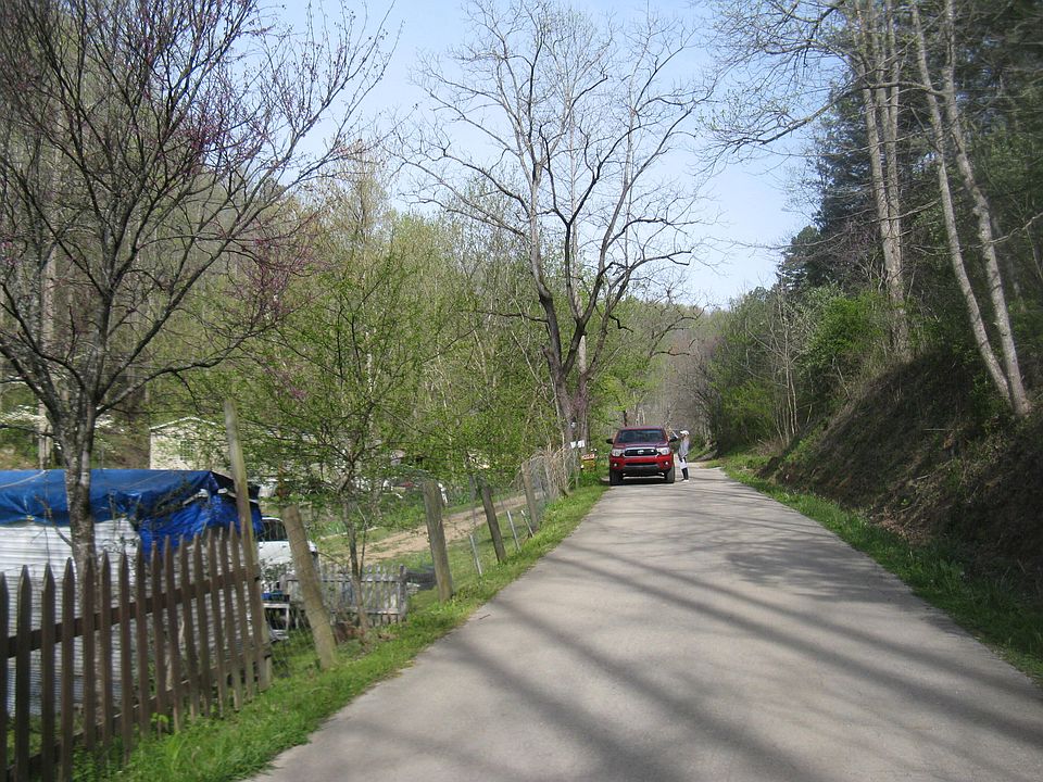 2nd image of 4698 Ells Branch Rd