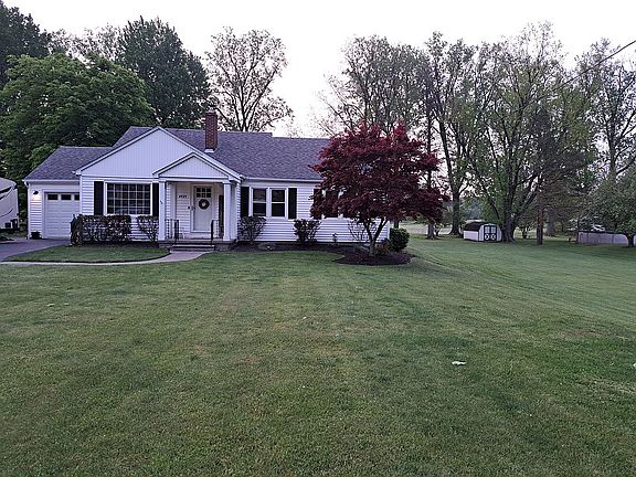 2nd image of 4925 Meadowbrook Rd