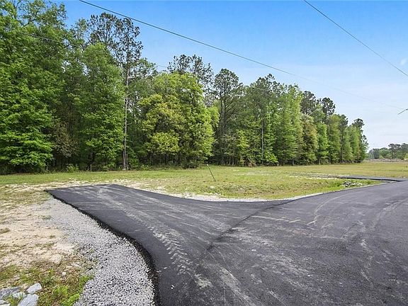 3rd image of 72110 Pleasant Ln