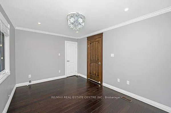 71 Paisley Ave N #MAIN 2ND — Photo 22