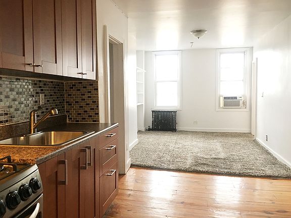 2nd image of 361 17th St #2