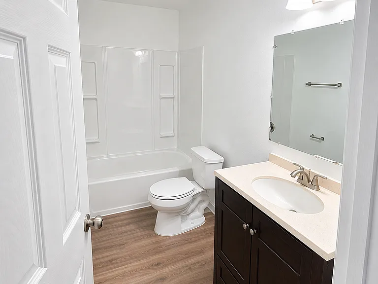24280 Outer Dr #8 — Photo 7