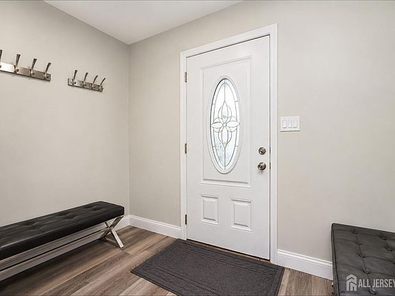 3rd image of 36 Bramble Ln