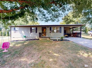 1004 Lincoln Dr, Madisonville, TN 37354