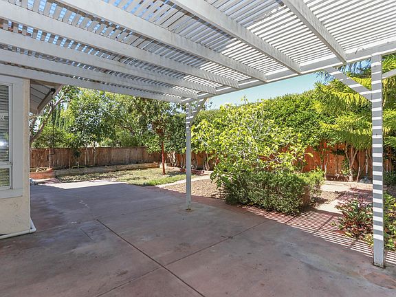 5th image of 12320 Crisscross Ln