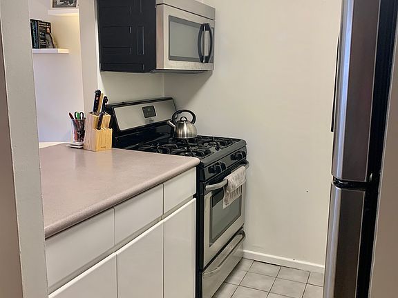 5th image of 50 Lexington Ave APT 17A