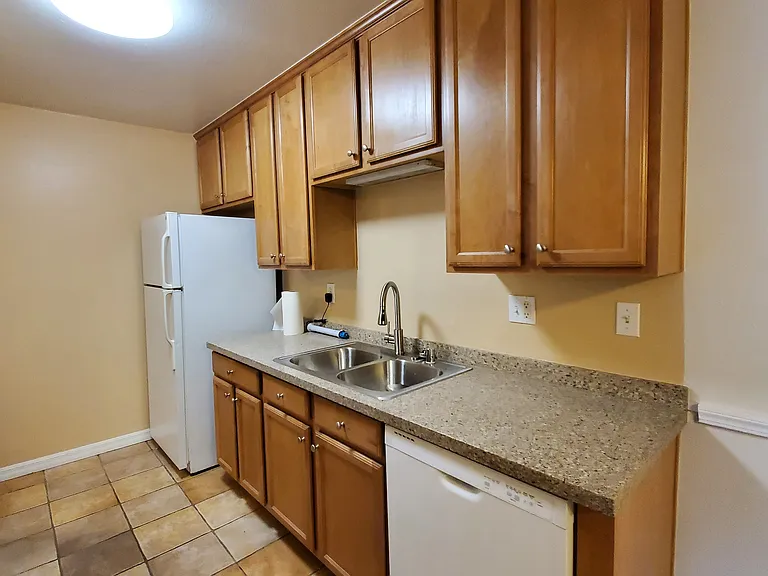 1820 S El Camino Real S — Photo 6
