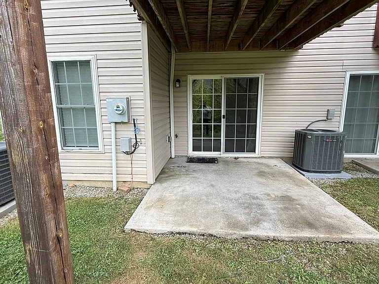 6748 Village Green Dr — Photo 24