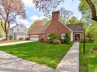 62 Forest St, Worcester, MA 01609