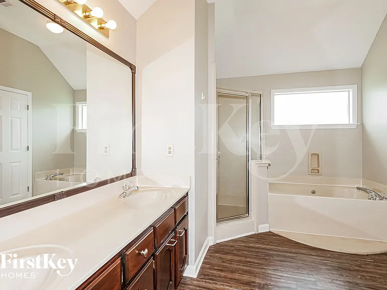 9689 Kingsridge Dr — Photo 13