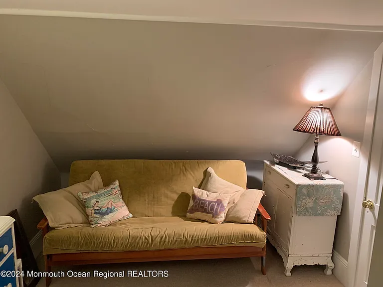 19 Webb Ave #2 — Photo 22