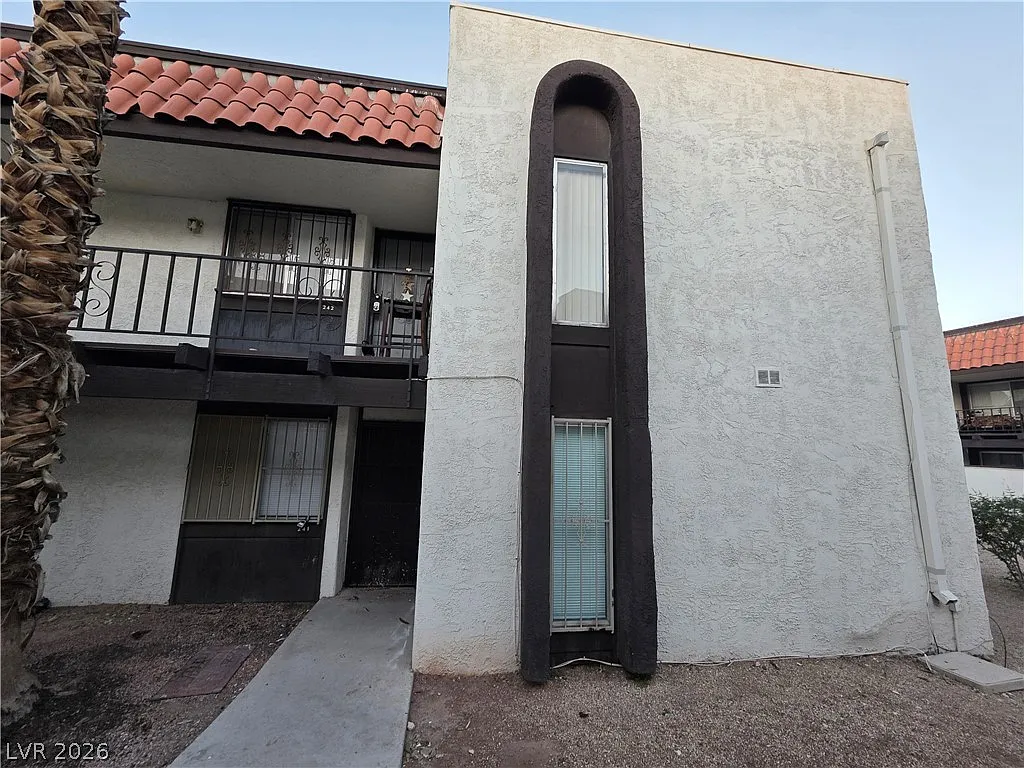 2 bed, 1.0 bath, 863 sqft, $850 — Photo 3
