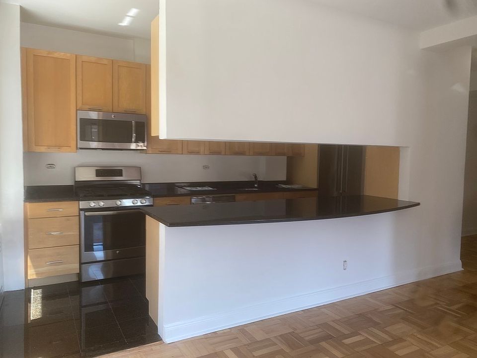 1st image of 412 E 55th St #Penthouse